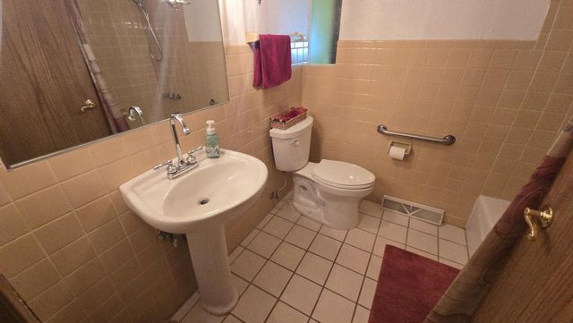 7017 N 85th STREET, Milwaukee, WI 53224