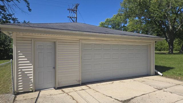 7017 N 85th STREET, Milwaukee, WI 53224