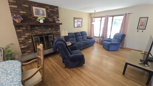 7017 N 85th STREET, Milwaukee, WI 53224