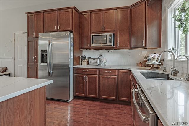 4899 Beach Ridge Road, Pendleton, NY 14094