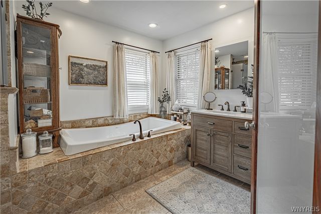 4899 Beach Ridge Road, Pendleton, NY 14094