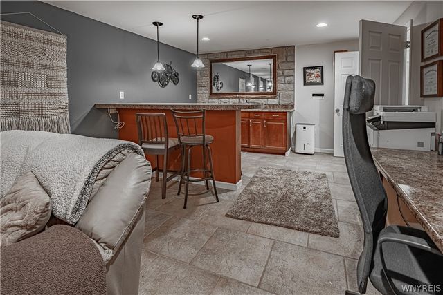 4899 Beach Ridge Road, Pendleton, NY 14094