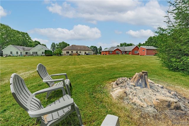 4899 Beach Ridge Road, Pendleton, NY 14094