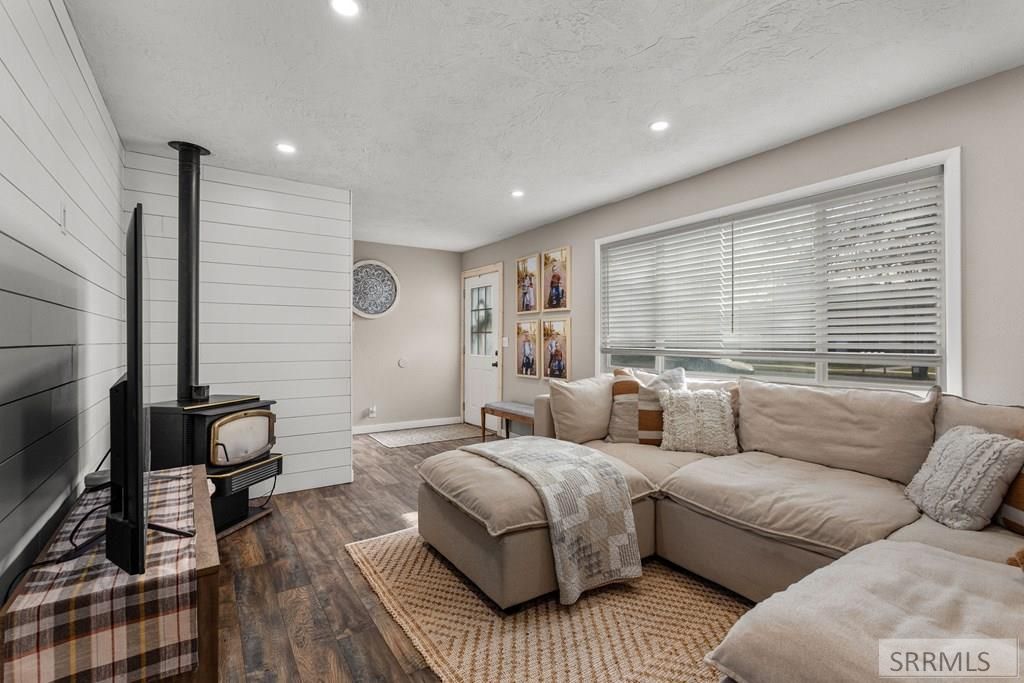 Image 5 of property listing at 358 W 1 S, Rexburg, ID 83440