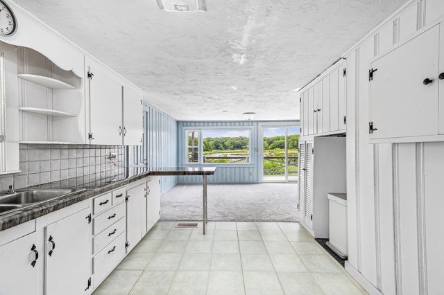 345 Quaker Road, Falmouth, MA 02556