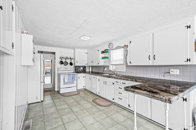 345 Quaker Road, Falmouth, MA 02556