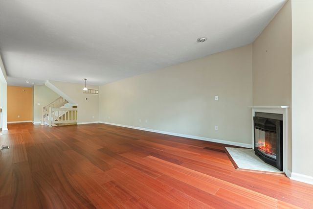 22 Arrowhead Cir 22, Ashland, MA 01721