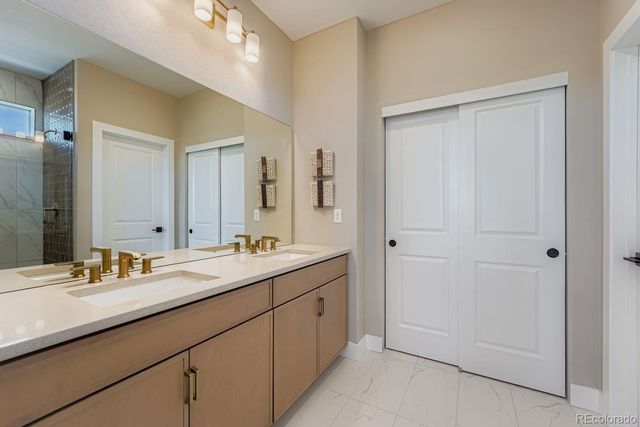 55043 E 27th Avenue, Strasburg, CO 80136