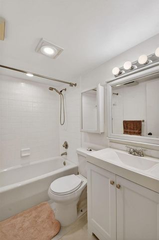 7030 Half Moon Circle 117, Hypoluxo, FL 33462