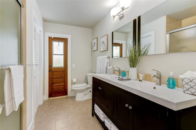 1130 NW 78th Ter, Plantation, FL 33322