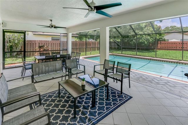 1130 NW 78th Ter, Plantation, FL 33322