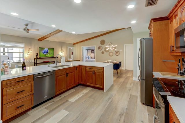 1130 NW 78th Ter, Plantation, FL 33322