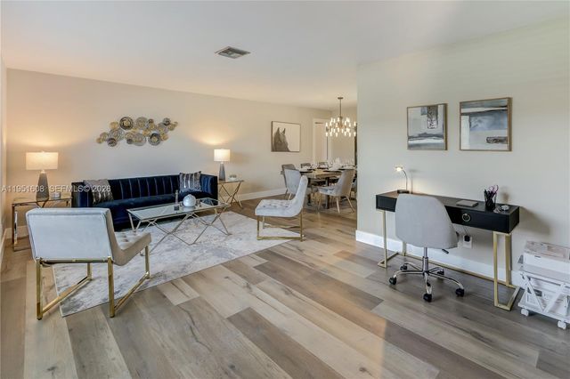 1130 NW 78th Ter, Plantation, FL 33322