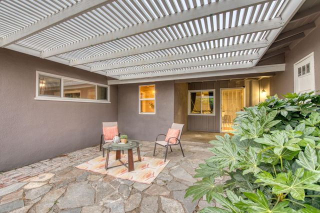 824 W Clinton Avenue, Fresno, CA 93705