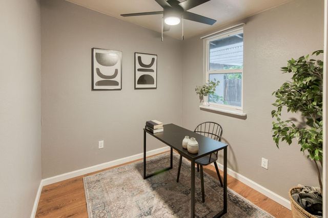 824 W Clinton Avenue, Fresno, CA 93705