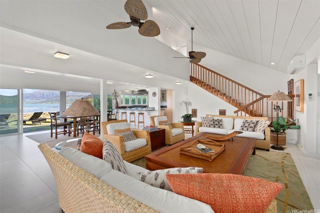 87-829 Farrington Highway, Waianae, HI 96792