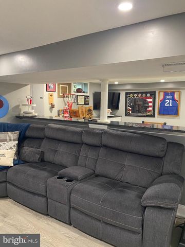 543 LONGWOOD AVE, Deptford, NJ 08096