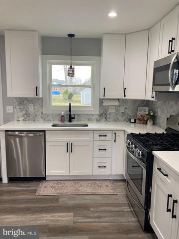 543 LONGWOOD AVE, Deptford, NJ 08096