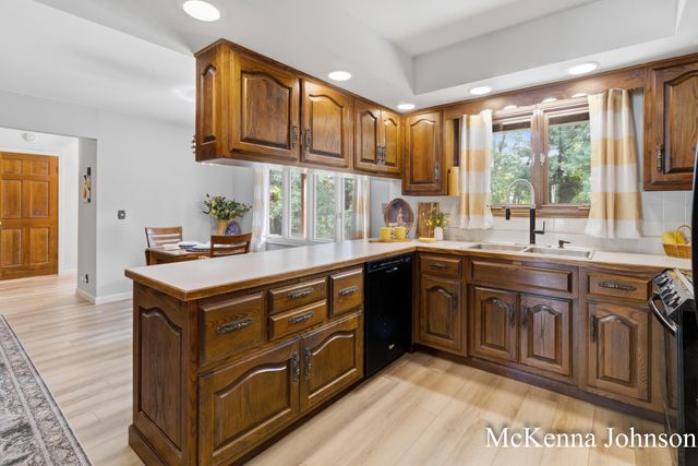 299 N Brooks Road N, Muskegon Twp, MI 49442