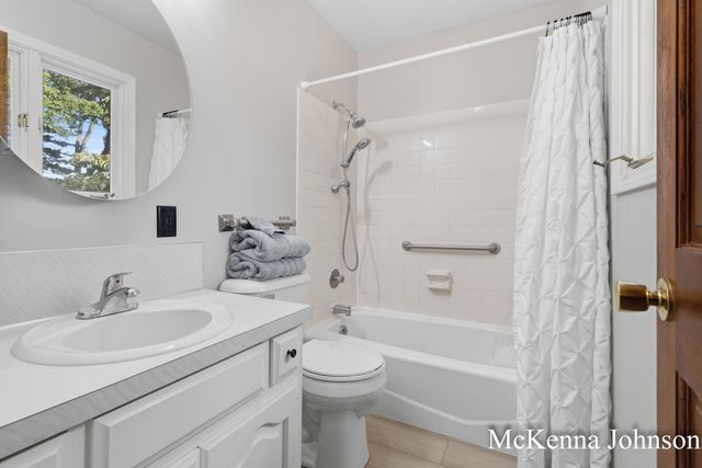 299 N Brooks Road N, Muskegon Twp, MI 49442