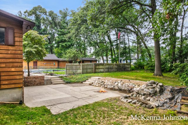 299 N Brooks Road N, Muskegon Twp, MI 49442
