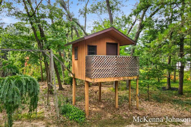 299 N Brooks Road N, Muskegon Twp, MI 49442