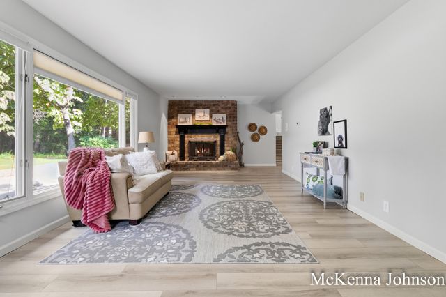 299 N Brooks Road N, Muskegon Twp, MI 49442