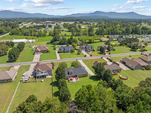 94 Chandlers Ridge Drive, Chatsworth, GA 30705