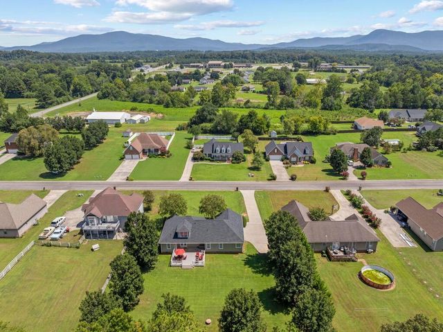 94 Chandlers Ridge Drive, Chatsworth, GA 30705