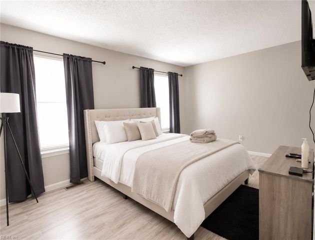 17 S Gawain WAY, Hampton, VA 23669