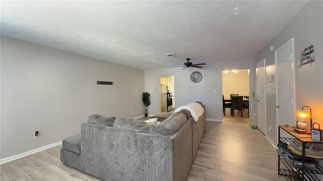 17 S Gawain WAY, Hampton, VA 23669