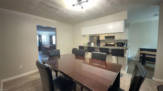 17 S Gawain WAY, Hampton, VA 23669