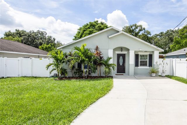 811 HOFFMAN BOULEVARD, Tampa, FL 33612