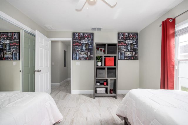 811 HOFFMAN BOULEVARD, Tampa, FL 33612