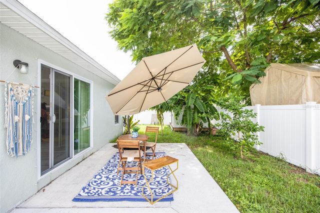 811 HOFFMAN BOULEVARD, Tampa, FL 33612
