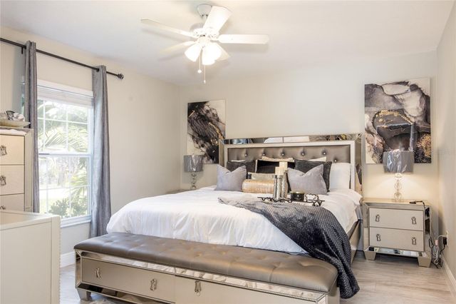 811 HOFFMAN BOULEVARD, Tampa, FL 33612