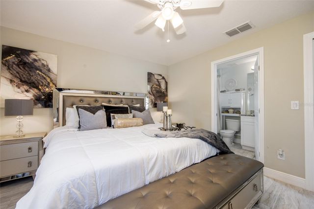 811 HOFFMAN BOULEVARD, Tampa, FL 33612