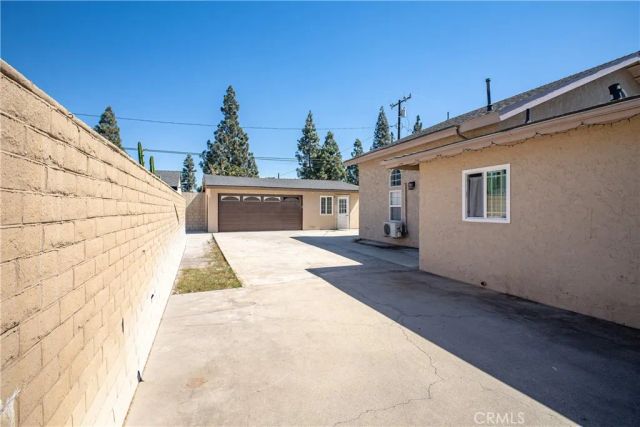 1133 S Harmon, Santa Ana, CA 92704
