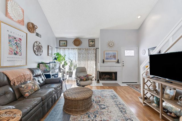 1253 Tivoli Lane 36, Simi Valley, CA 93065