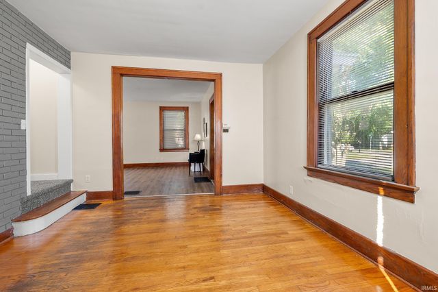 902 Lake Avenue, Fort Wayne, IN 46805