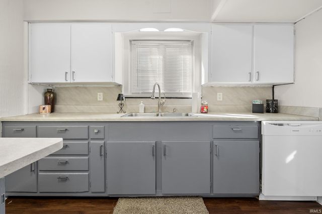 902 Lake Avenue, Fort Wayne, IN 46805