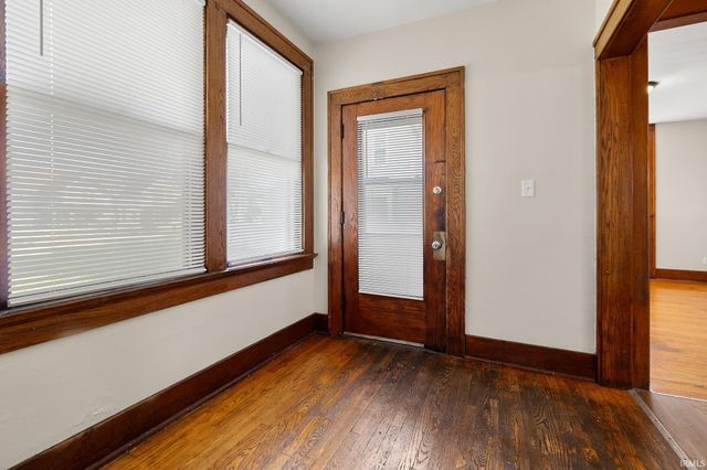 902 Lake Avenue, Fort Wayne, IN 46805