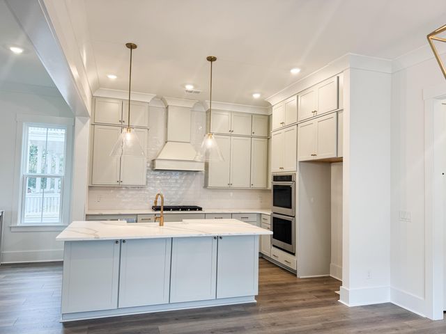 1360 Lucinda Street, Mount Pleasant, SC 29466