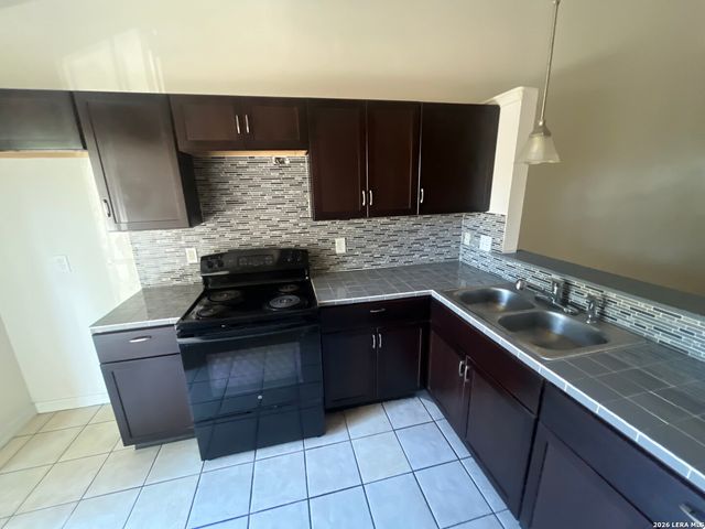 5919 FAIRMEADE ST, San Antonio, TX 78242