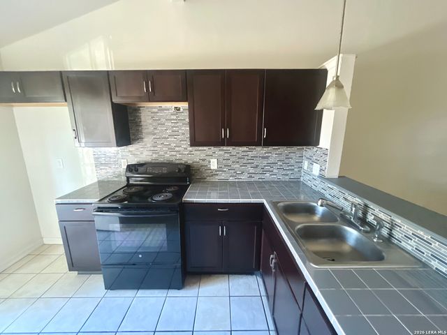 5919 FAIRMEADE ST, San Antonio, TX 78242