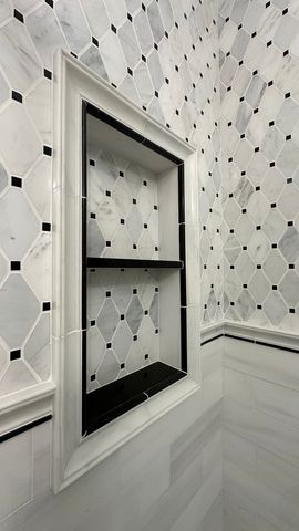 1205 W Sherwin Avenue 805, Chicago, IL 60626