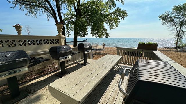 1205 W Sherwin Avenue 805, Chicago, IL 60626