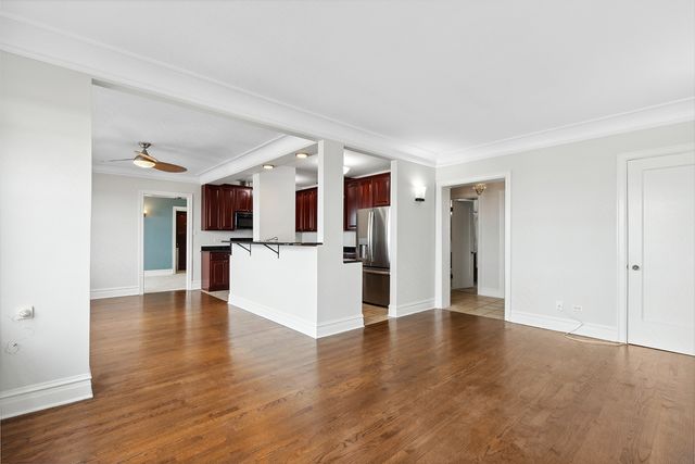 1205 W Sherwin Avenue 805, Chicago, IL 60626