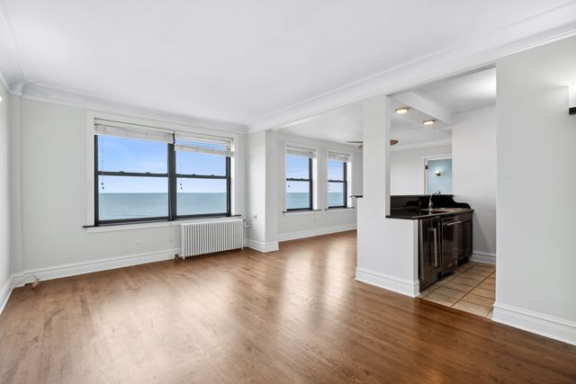 1205 W Sherwin Avenue 805, Chicago, IL 60626