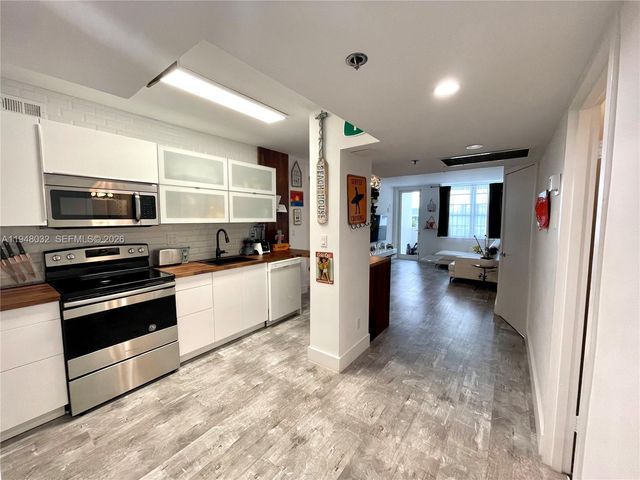 100 Lincoln Rd 518, Miami Beach, FL 33139